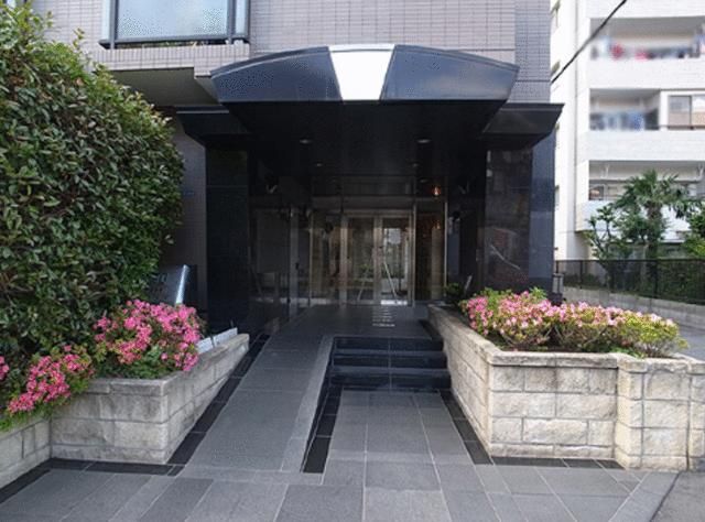 Renovated 2LDK Apartment for Sale in Shinjuku, Tokyo - Thumbnail 3
