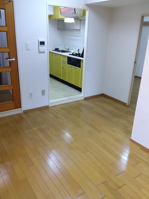 2DK Apartment for Sale near Kunitachi Station, Tokyo - Thumbnail 2