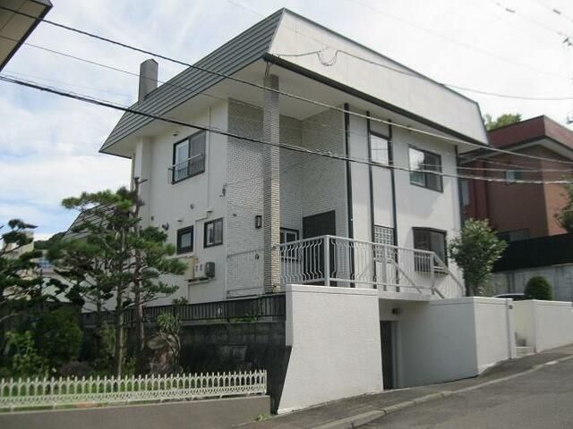 5LDK Detached House in Sapporo Chuo-ku with 2 Parking Spaces - Thumbnail 2