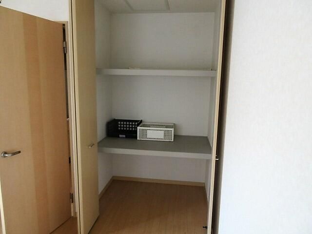 1K Apartment for Rent near Suminodo Station, Daito City - Thumbnail 3
