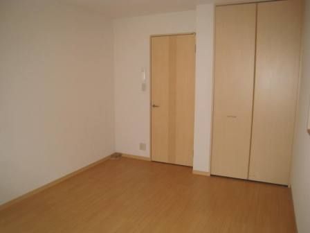 1K Apartment for Rent near Suminodo Station, Daito City - Thumbnail 4