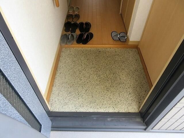 1K Apartment for Rent near Suminodo Station, Daito City - Thumbnail 2