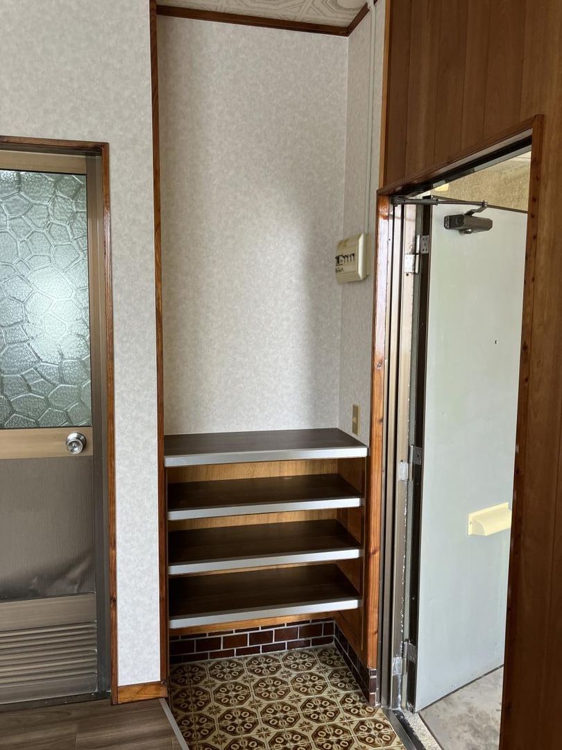 Renovated 2DK Apartment for Rent Near Ginowan City Hall, Okinawa - Thumbnail 3