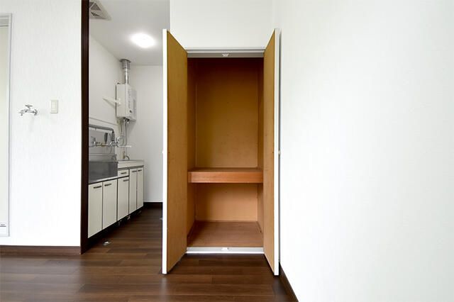 Compact 1R Apartment for Rent in Aomori City with Gas Kitchen - Thumbnail 2