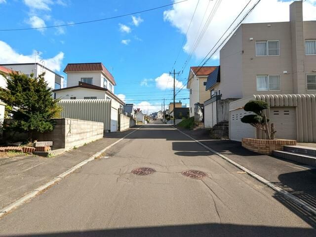4LDK Sekisui Heim Steel House in Sapporo's Kiyota Ward - Thumbnail 2