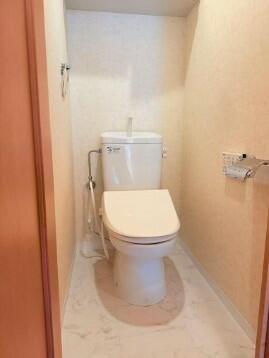 1LDK Apartment in Shinjuku City Tower, Tokyo - Thumbnail 4