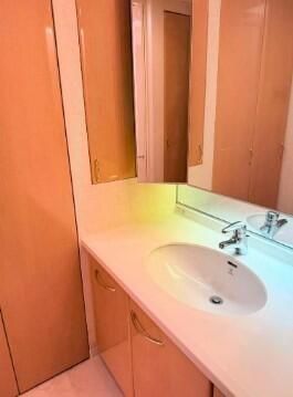 1LDK Apartment in Shinjuku City Tower, Tokyo - Thumbnail 3