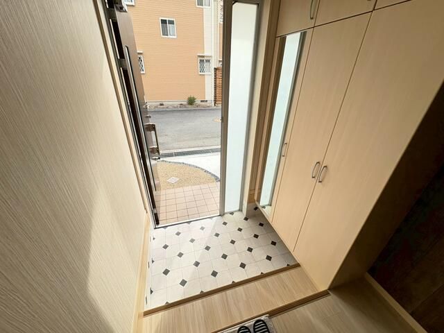 4LDK Detached House for Sale in Minoh, Osaka - Thumbnail 2