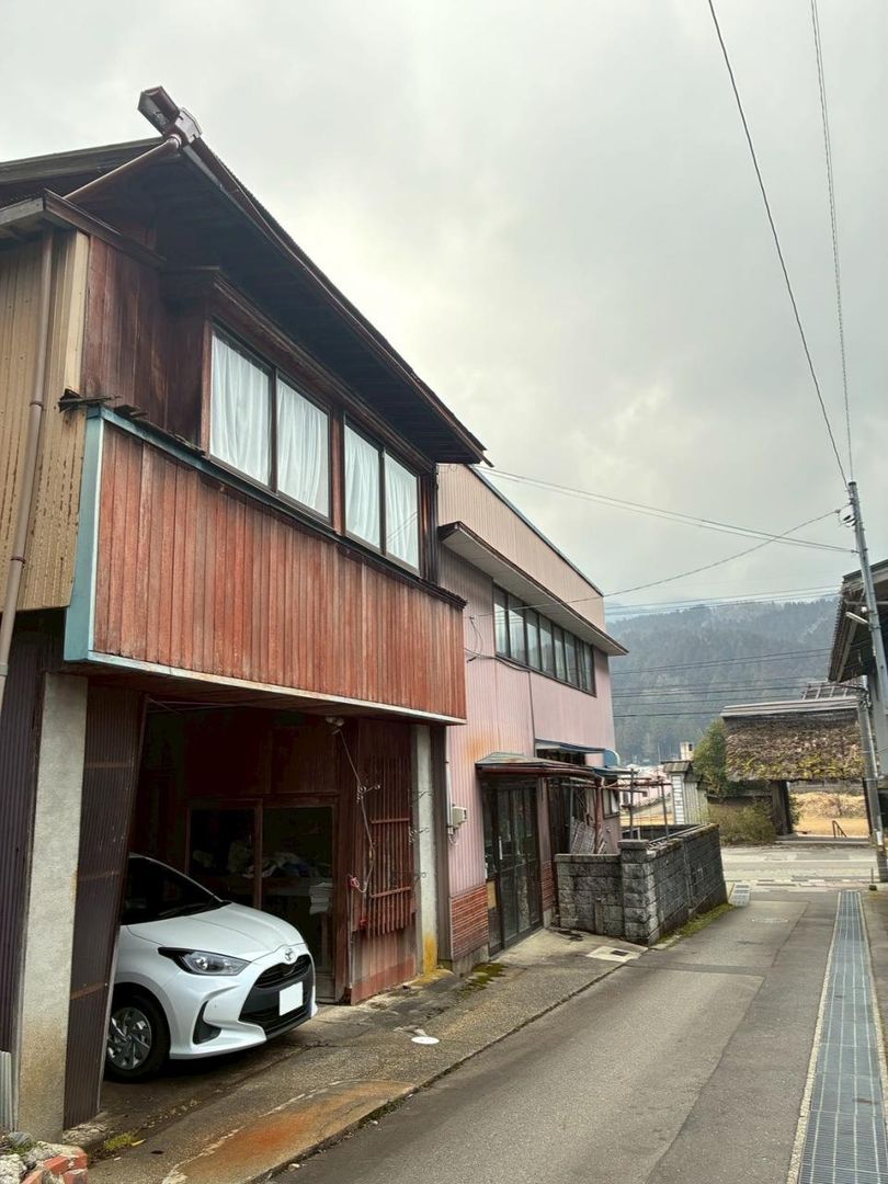 1941 Wooden House in Fukui City | 4DK Layout | 248.68 sqm - Thumbnail 2