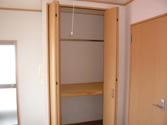 1R Apartment for Rent in Takashi City, Osaka - 40,000 Yen - Thumbnail 3