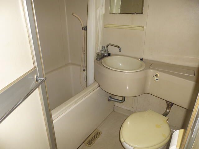 Studio Apartment for Sale in Matsuyama, Ehime - Near Dogo Onsen - Thumbnail 4