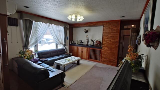 4LDK House for Sale in Quiet Chitose, Hokkaido with Large Land - Thumbnail 4