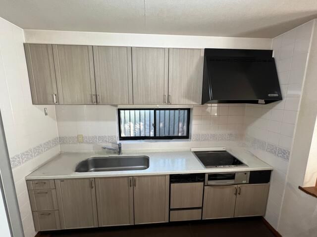 Spacious 3SLDK House in Toyohashi, Aichi | 601 sqm Land - Image 1