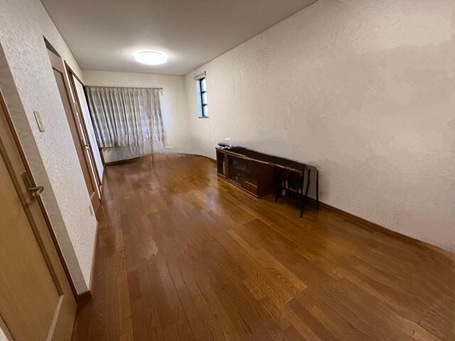 Spacious 3SLDK House in Toyohashi, Aichi | 601 sqm Land - Thumbnail 3