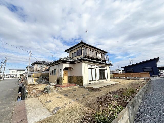 Renovated 4DK House for Sale in Jōsō City, Ibaraki - Image 1