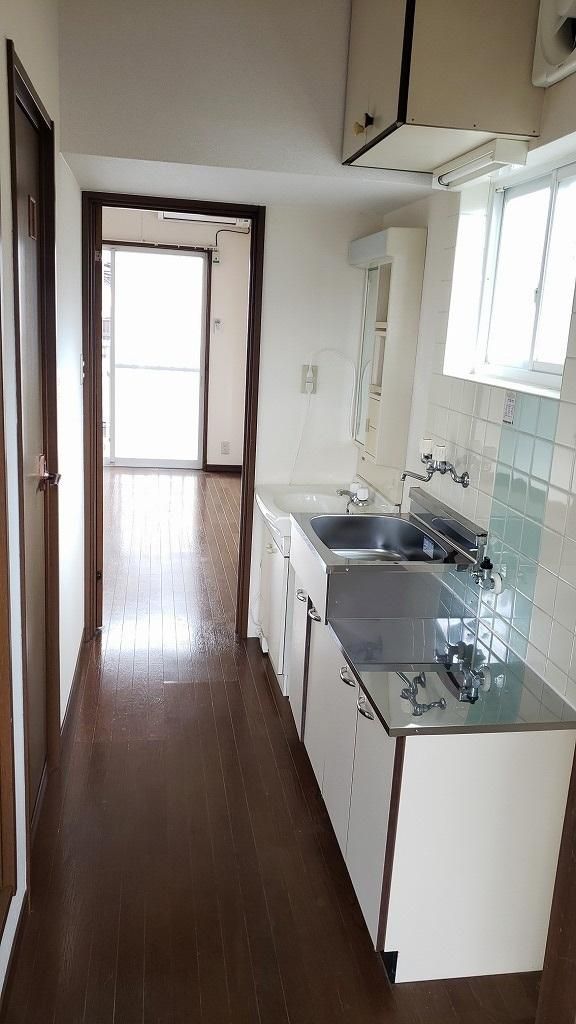 1K Loft Apartment for Rent in Shimonoseki, Yamaguchi - 22,000 Yen - Thumbnail 4
