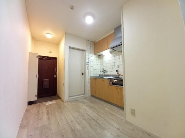 1K Apartment for Rent in Arimoto, Wakayama City - 10,000 Yen - Thumbnail 4