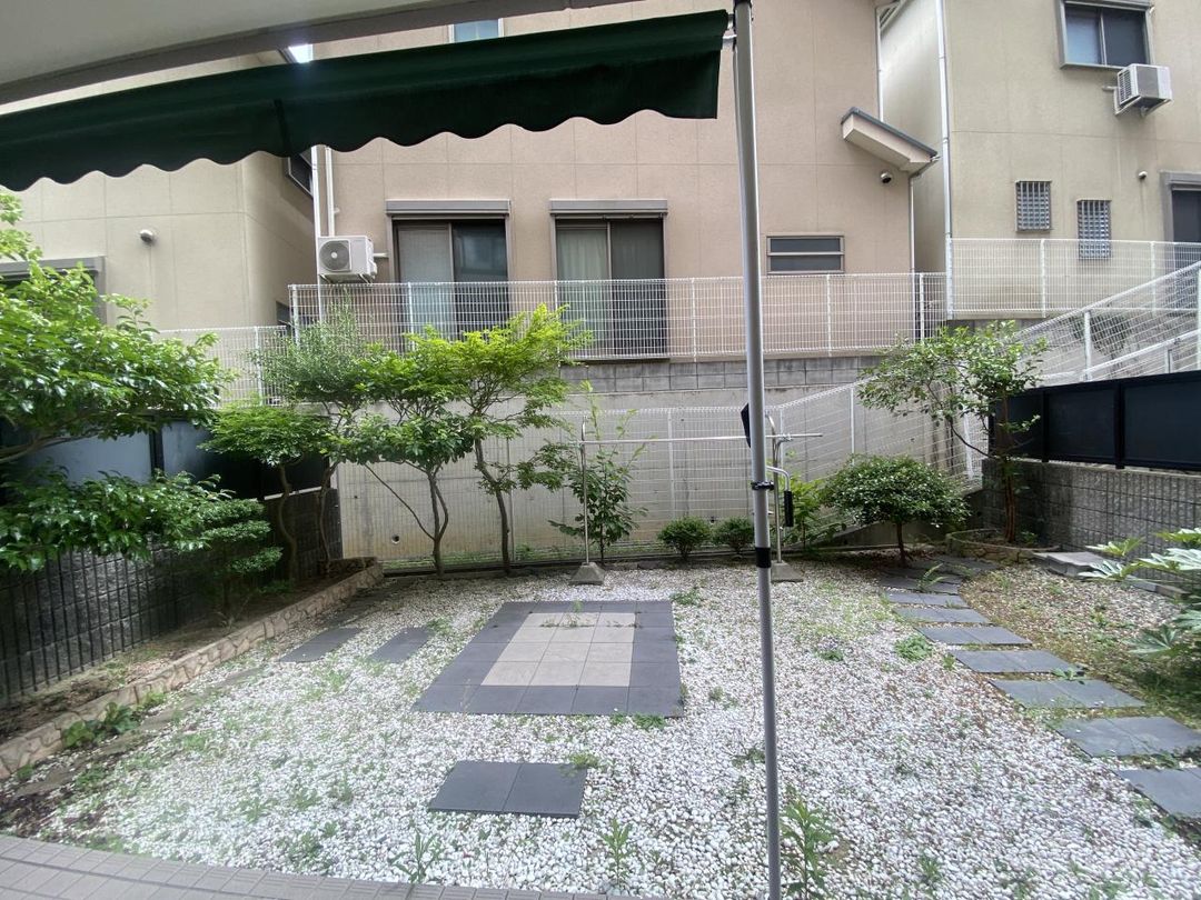Renovated 3LDK Apartment with Private Garden in Hirakata, Osaka - Thumbnail 4