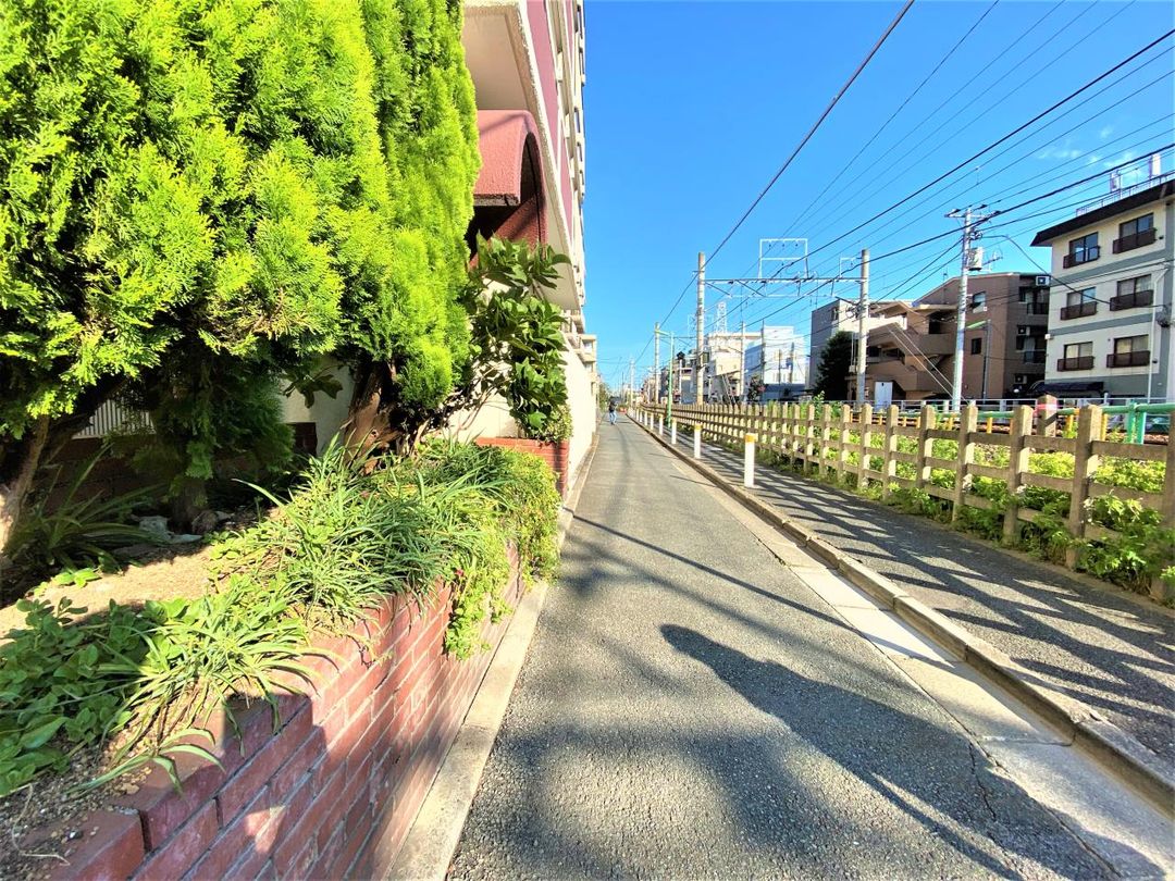 Renovated 1LDK Apartment for Sale in Setagaya, Tokyo - Thumbnail 3