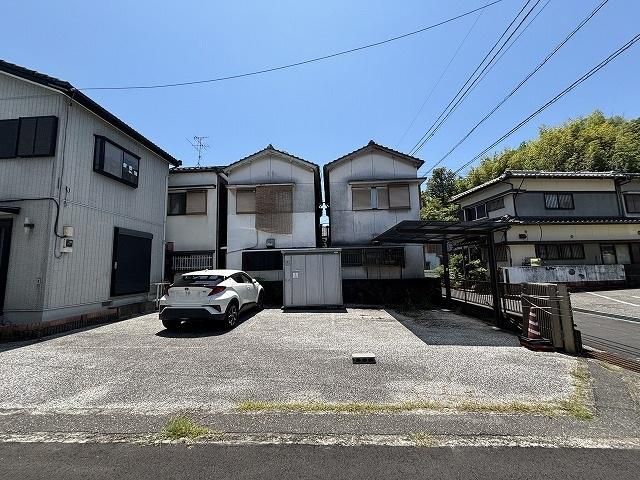 6DK Used Detached House on 104 Tsubo Lot in Kochi City - Thumbnail 3