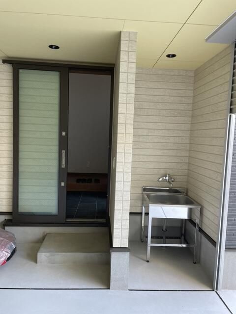 2022 Built Garage House for Sale in Tondabayashi, Osaka - Thumbnail 2