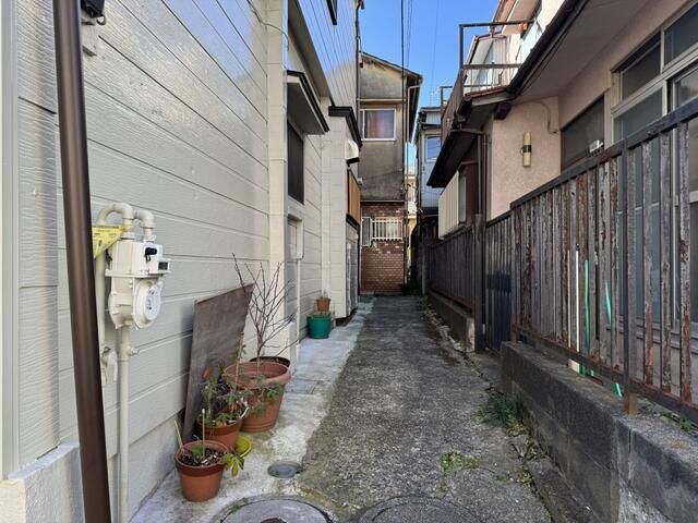 Yokohama Investment House: 10% Yield, Fully Rented 4DK - Thumbnail 3