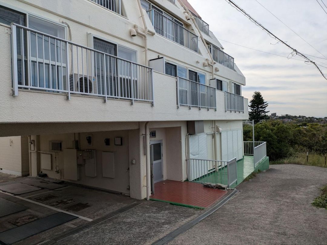 2DK Seaside Condo in Tateyama with Fuji View & Renovated Bath/Kitchen - Thumbnail 2