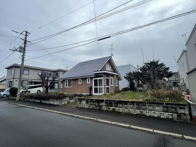 3LDK Detached House for Sale in Quiet Sapporo Neighborhood - Thumbnail 2