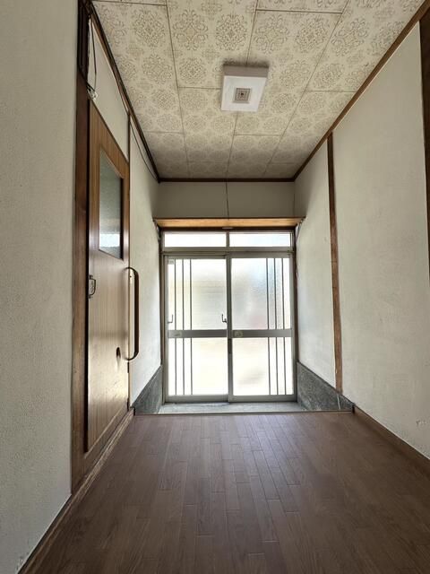 2K Apartment for Rent in Toyonaka, Osaka - Pet Friendly, No Deposit - Thumbnail 4