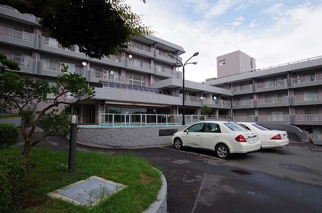 2LDK Apartment for Sale in Ito, Shizuoka – 97 m² with Onsen - Thumbnail 2