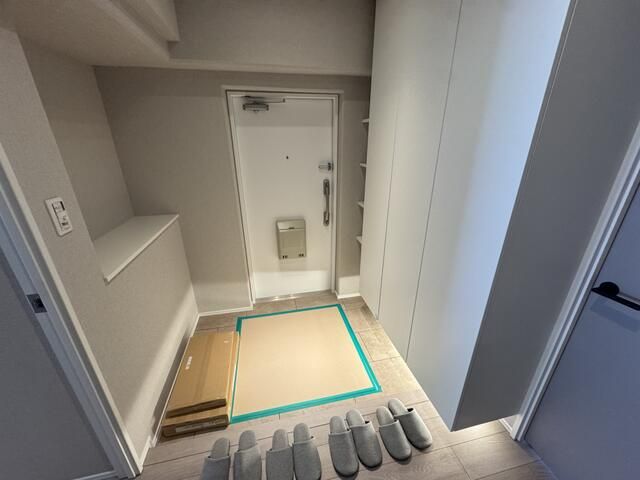 Renovated 3LDK Apartment for Sale in Tennoji, Osaka - Thumbnail 2