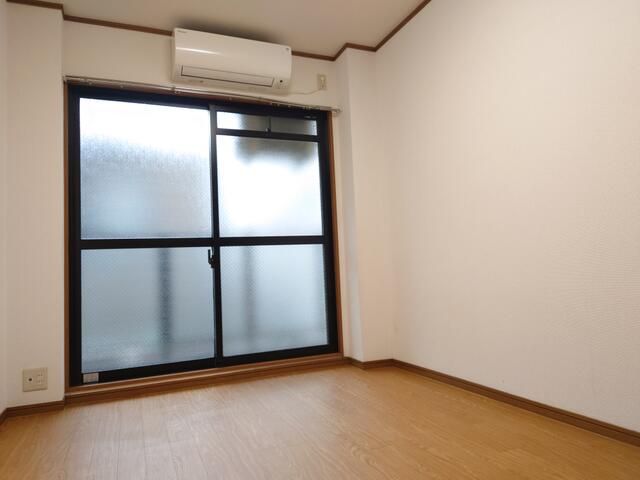1K Apartment for Rent in Nishiyodogawa, Osaka - 43,000 Yen - Thumbnail 3