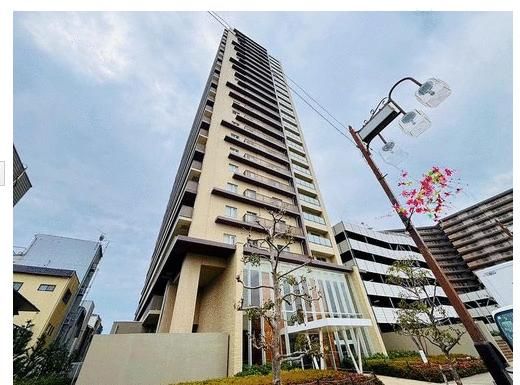 Brans Tower Kasaien 2LDK Corner Apartment for Sale in Osaka - Image 1