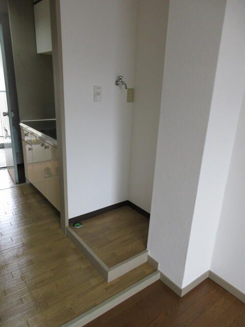 1K Apartment for Rent near Nozaki Station, Daito City, Osaka - Thumbnail 4