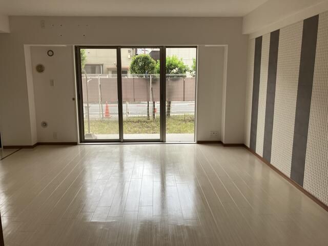 3LDK Apartment with Private Garden for Sale in Adachi, Tokyo - Thumbnail 4