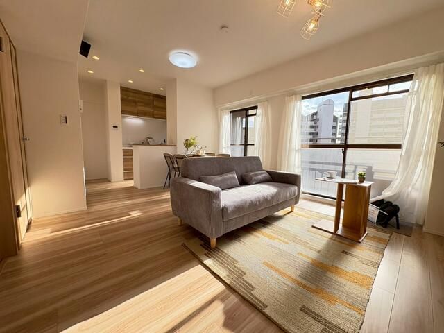 Renovated 2SLDK Apartment for Sale in Takatsuki, Osaka - Thumbnail 4