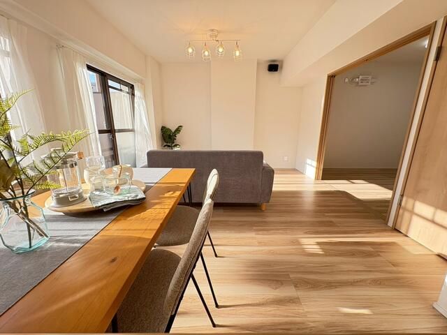 Renovated 2SLDK Apartment for Sale in Takatsuki, Osaka - Thumbnail 2