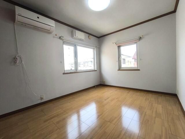 5SLDK Family Home in Quiet Hakodate Neighborhood - Thumbnail 3