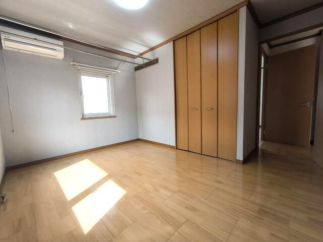 5SLDK Family Home in Quiet Hakodate Neighborhood - Thumbnail 4