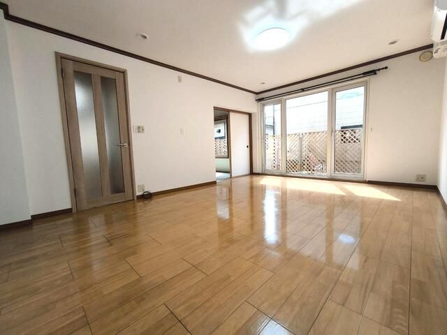 5SLDK Family Home in Quiet Hakodate Neighborhood - Thumbnail 2