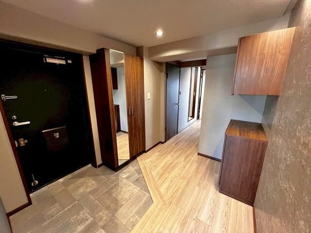 Renovated 2SLDK Apartment for Sale in Suita, Osaka - Thumbnail 3