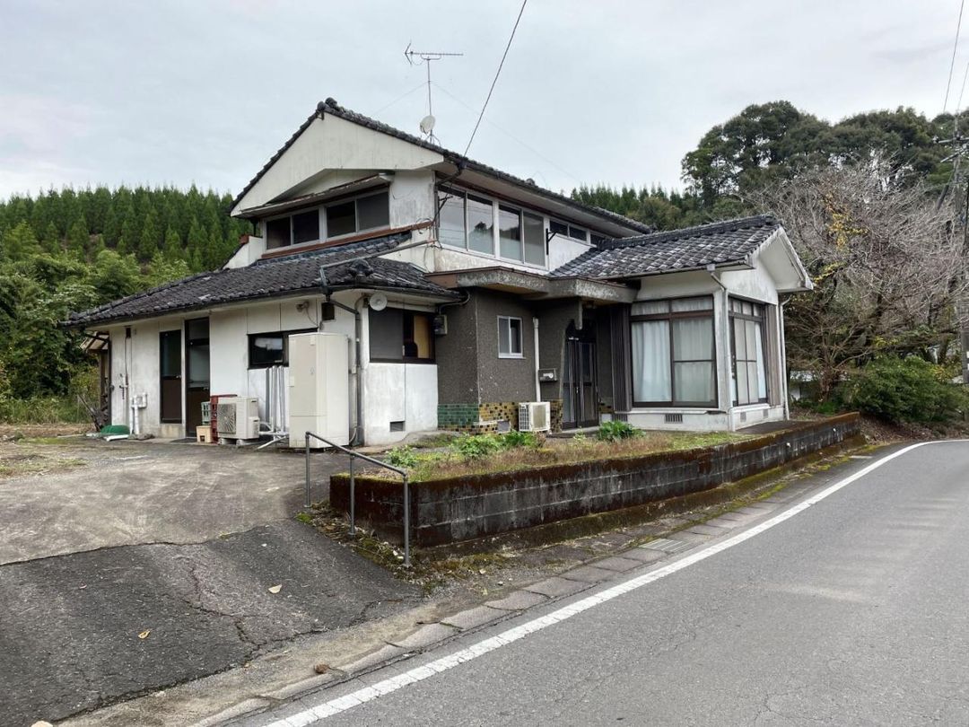 7DK Countryside House for Sale in Miyakonojo, Miyazaki - Thumbnail 3