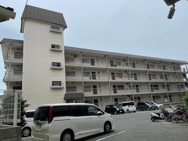 2LDK Investment Apartment in Sakai with 10.4% Yield - Thumbnail 2