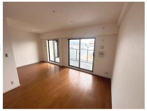 Pet-Friendly 2SLDK Apartment for Sale in Daito City, Osaka - Thumbnail 4