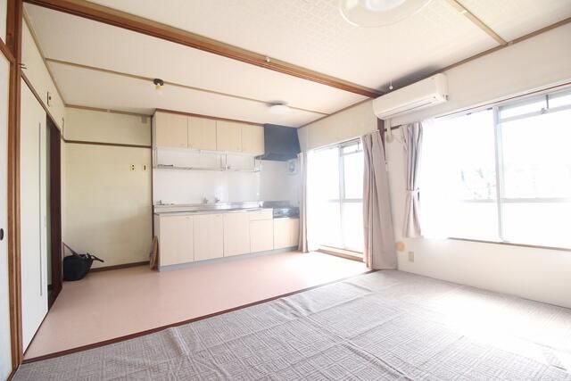 Renovated 2LDK Apartment in Iruma City, Saitama - Thumbnail 3