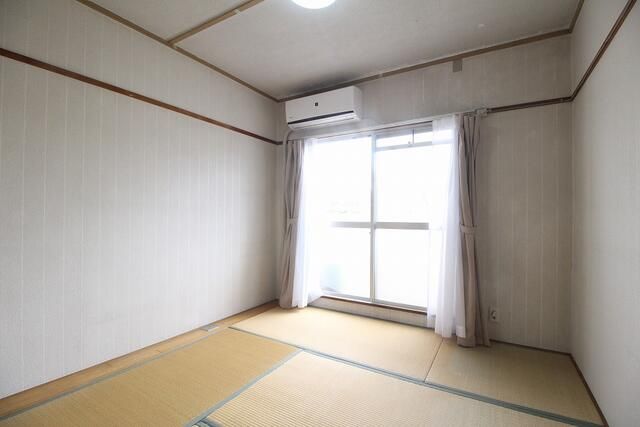 Renovated 2LDK Apartment in Iruma City, Saitama - Thumbnail 2