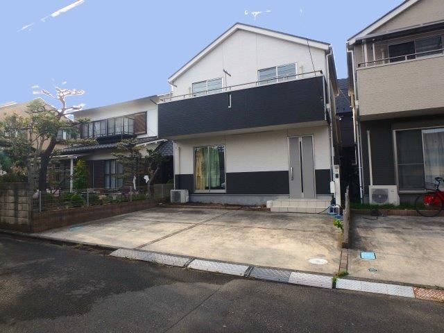 4LDK Solar-Powered House for Sale in Aikawa, Kanagawa - Thumbnail 2