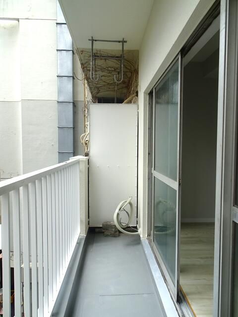 Renovated 1LDK Apartment for Sale in Akasaka, Minato, Tokyo - Thumbnail 3