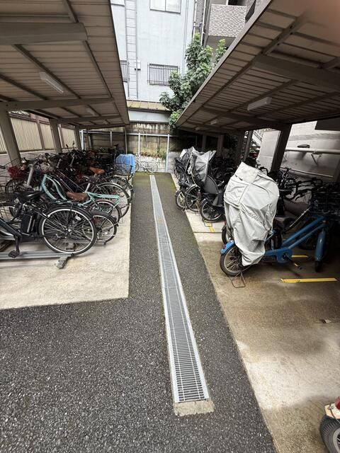 2LDK Apartment for Sale in Bunkyo, Tokyo - Seismic Retrofitted - Image 1