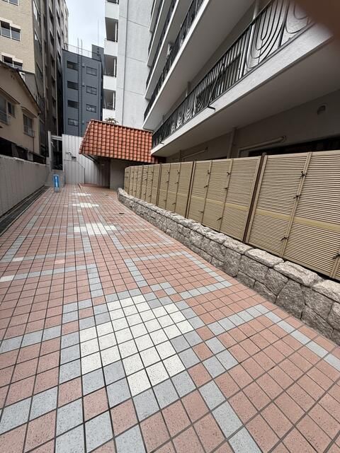 2LDK Apartment for Sale in Bunkyo, Tokyo - Seismic Retrofitted - Thumbnail 3